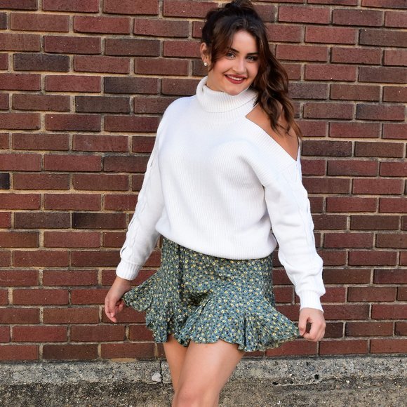 Cut out shoulder sweater - Picture 1 of 1